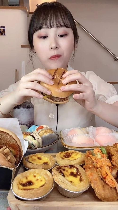 吃播吃甜品视频,跟随吃播达人畅游甜品世界