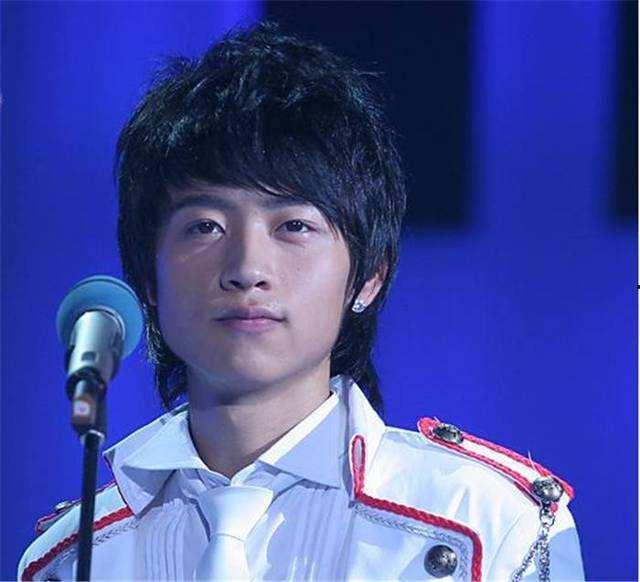 魏晨快男海选视频,舞台魅力初露锋芒